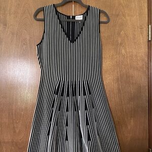 Milly Black and White A-Line Midi Dress Sleeveless V-Neck Cocktail